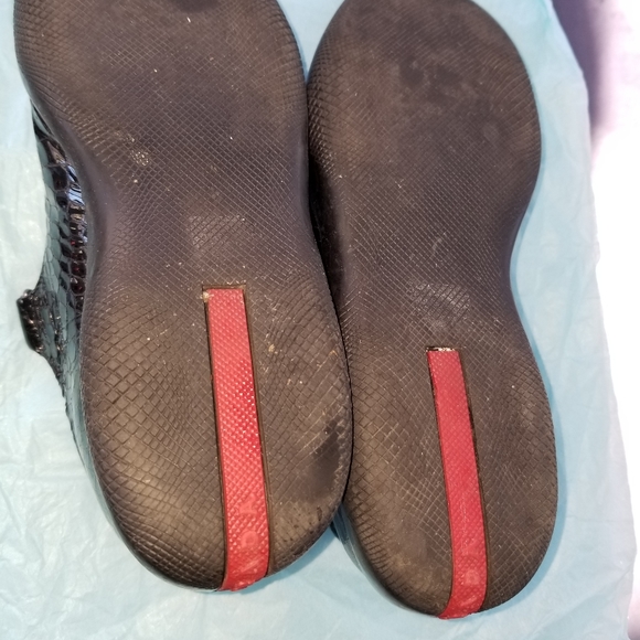 Prada Shoes - Picture 4 of 7